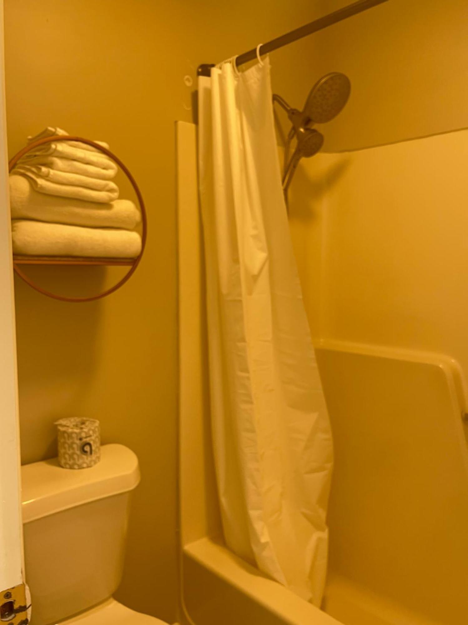 Hotel Lake Anna Glenora 外观 照片